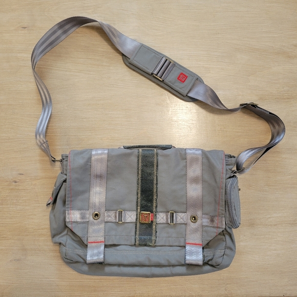 Fūl USA - RED LABEL SERIES - OVATION 15" LAPTOP SHOULDER BAG MESSENGER - Picture 1 of 16